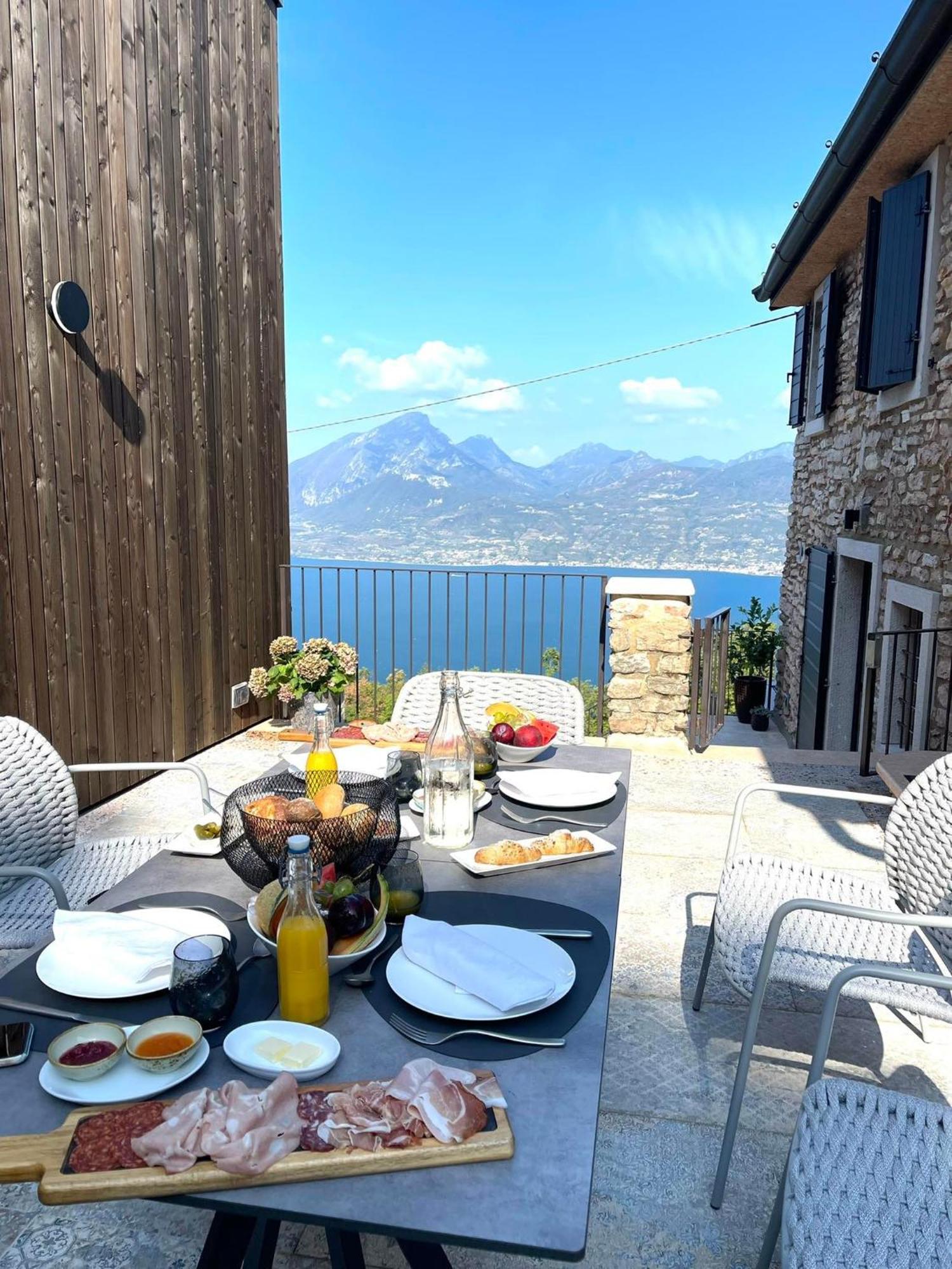Favai Hills Your Secret Hideaway Бренцоне-суль-Гарда Экстерьер фото
