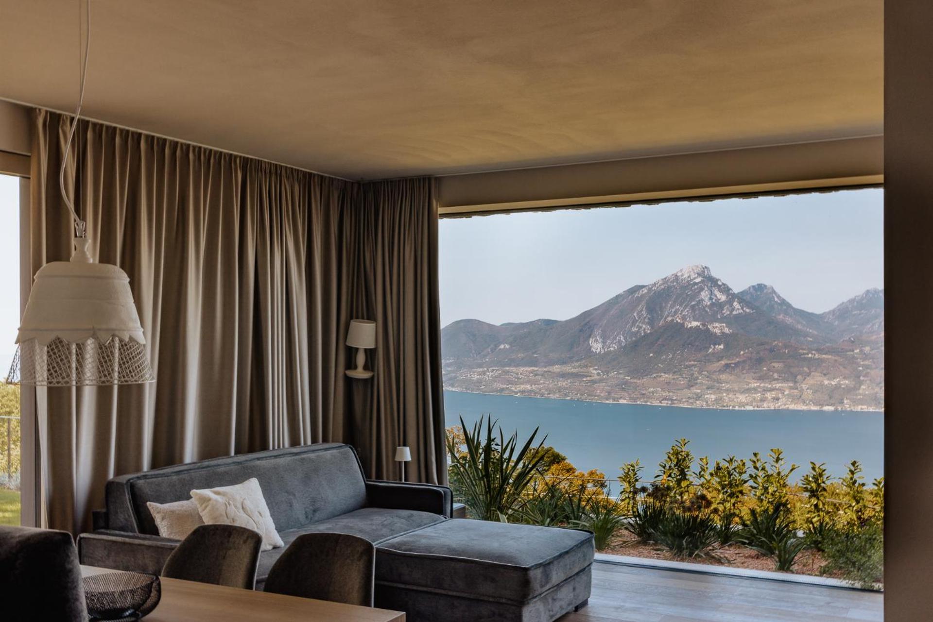 Favai Hills Your Secret Hideaway Бренцоне-суль-Гарда Номер фото
